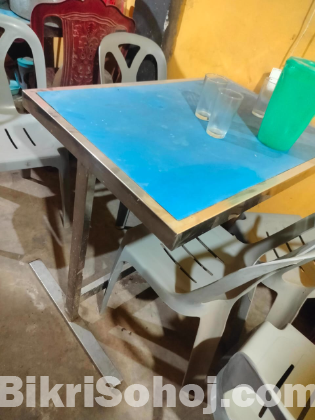 হোটেলের যাবতীয় মালামাল বিক্রি হবে।